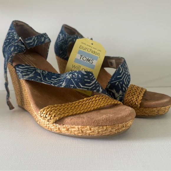 Toms Wedge Sandal, size 8. NWT. - Picture 3 of 3